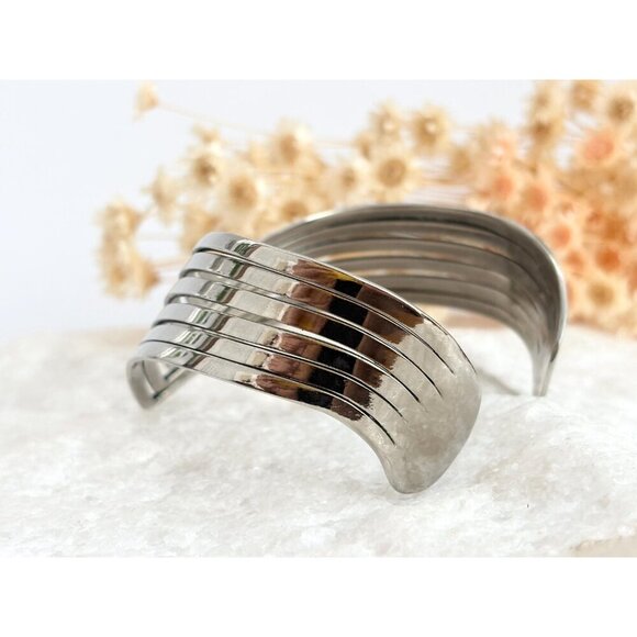 Chevron Shaped Multi Sectioned Chunky Vintage Silver Toned Classic Cuff Bracelet - Picture 8 of 10